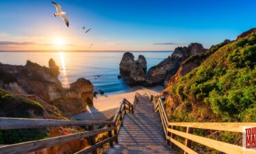 Scenic day trip to Algarve with Tour Map Portugal, visiting Benagil Cave, Carvoeiro, and Lagos.