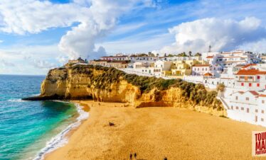 Scenic day trip to Algarve with Tour Map Portugal, visiting Benagil Cave, Carvoeiro, and Lagos.