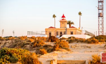 Scenic day trip to Algarve with Tour Map Portugal, visiting Benagil Cave, Carvoeiro, and Lagos.