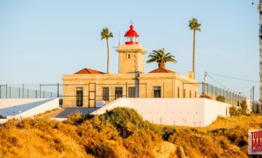 Scenic day trip to Algarve with Tour Map Portugal, visiting Benagil Cave, Carvoeiro, and Lagos.