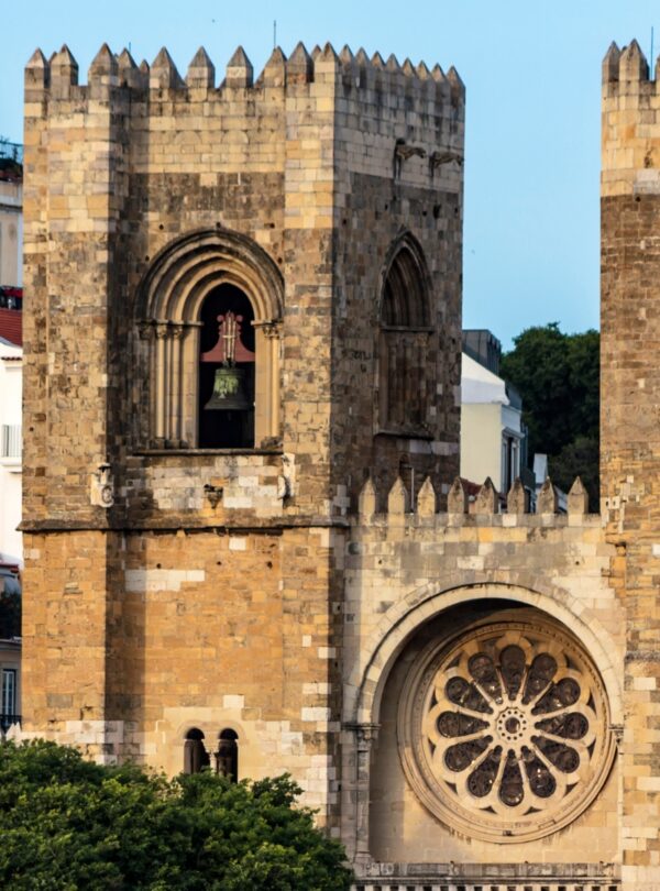 Ancient Lisbon Cathedral (Sé) in the heart of Lisbon, experienced with Tour Map Portugal